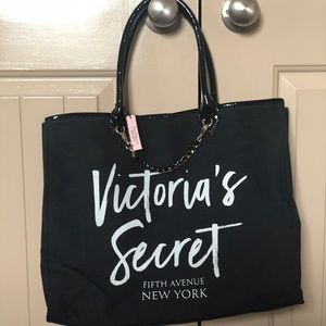 Make an Offer -NWT Victoria Secret bag